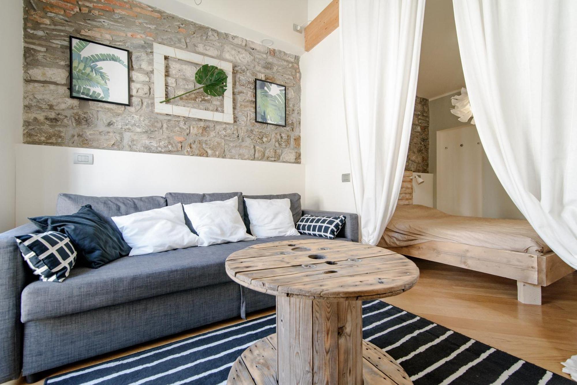 Gem Of The Lake - Luxury Apartment Como Old Town Exteriör bild