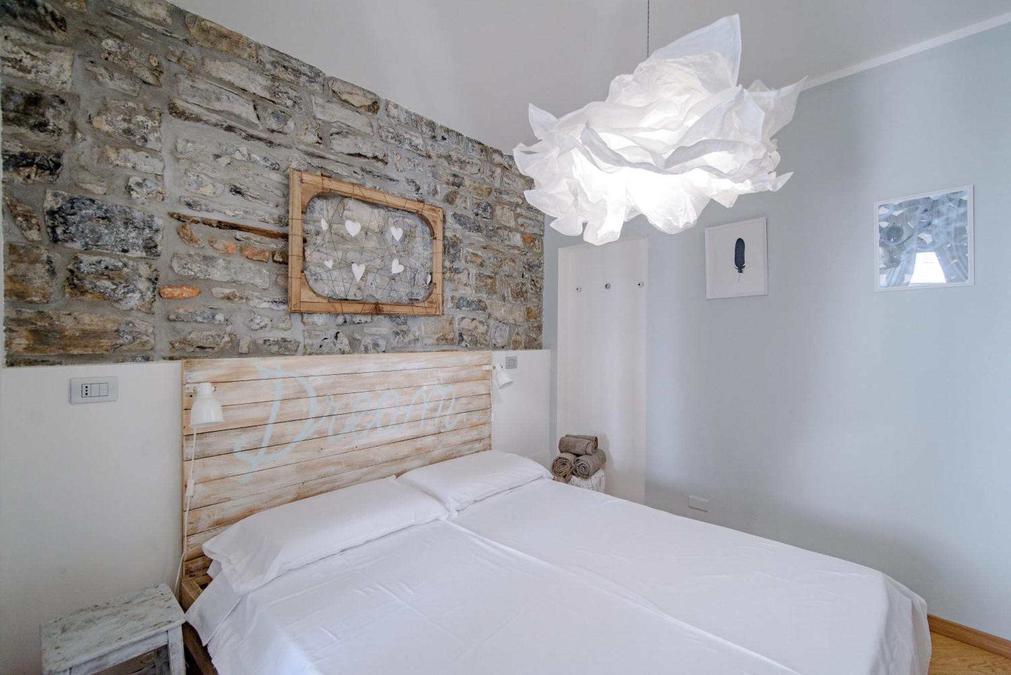 Gem Of The Lake - Luxury Apartment Como Old Town Exteriör bild