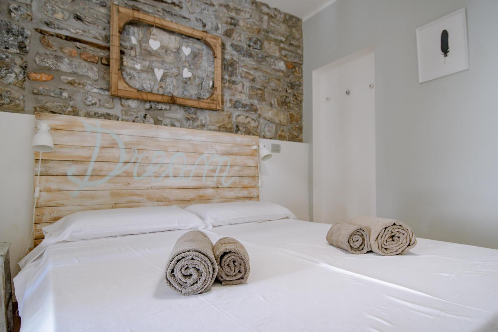 Gem Of The Lake - Luxury Apartment Como Old Town Exteriör bild