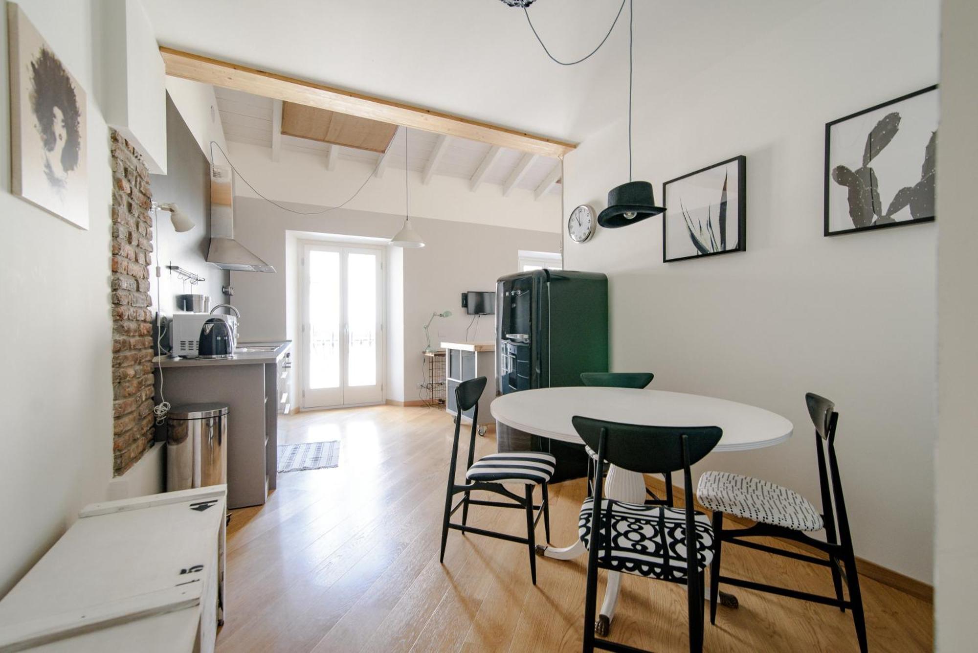 Gem Of The Lake - Luxury Apartment Como Old Town Exteriör bild